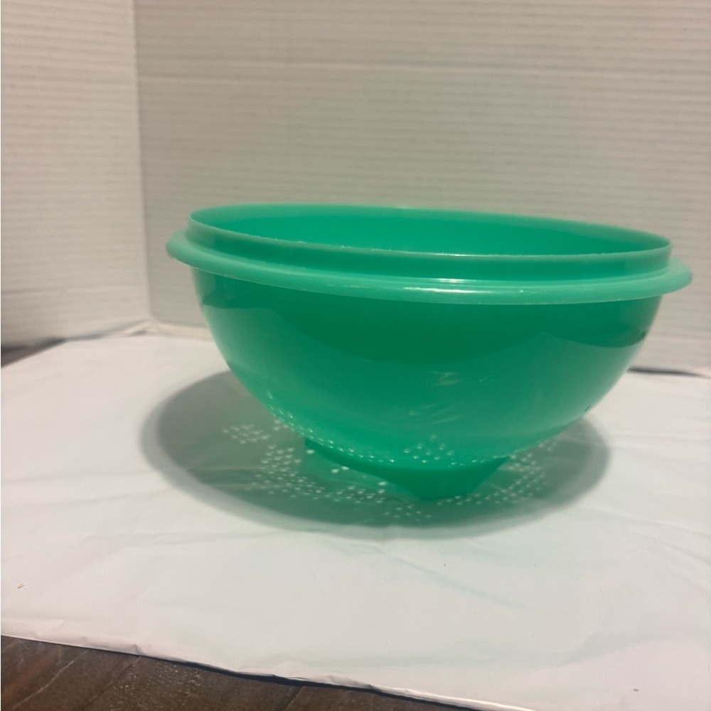 Vintage Tupperware Green Plastic Strainer Bowl